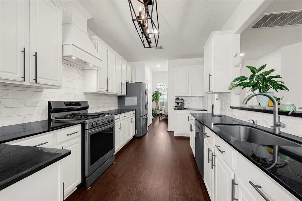 21406 Snow Goose Court, Spring