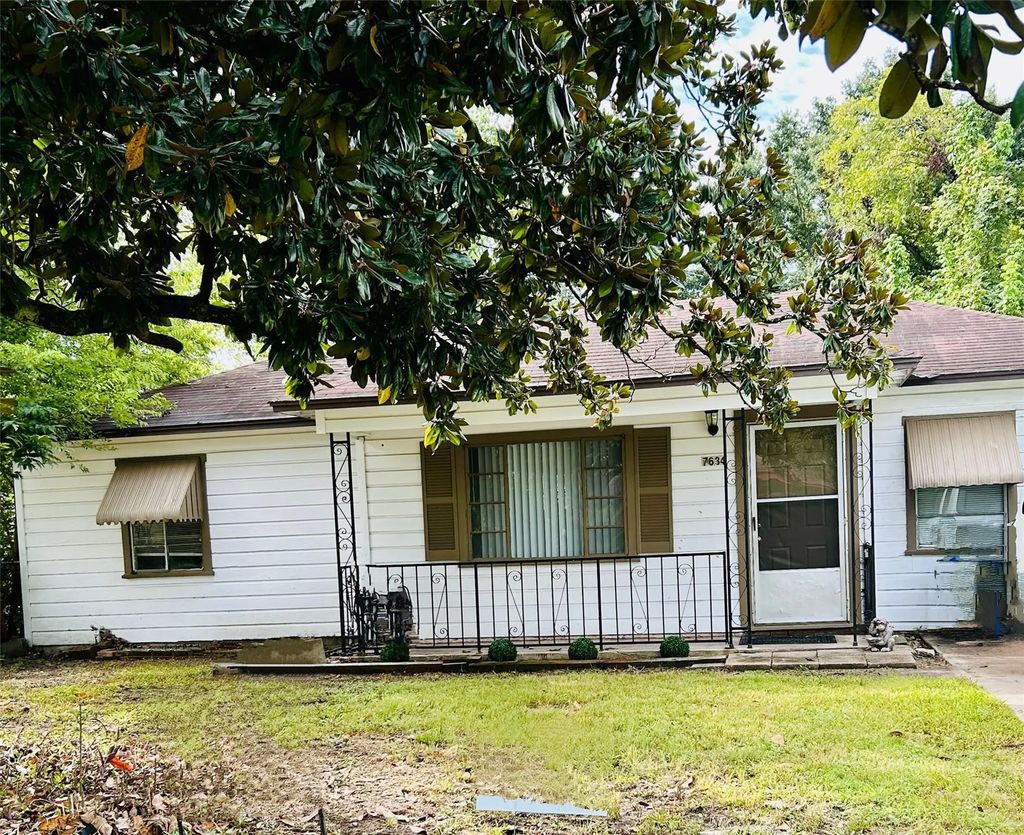 7634 South Hall Street, Houston