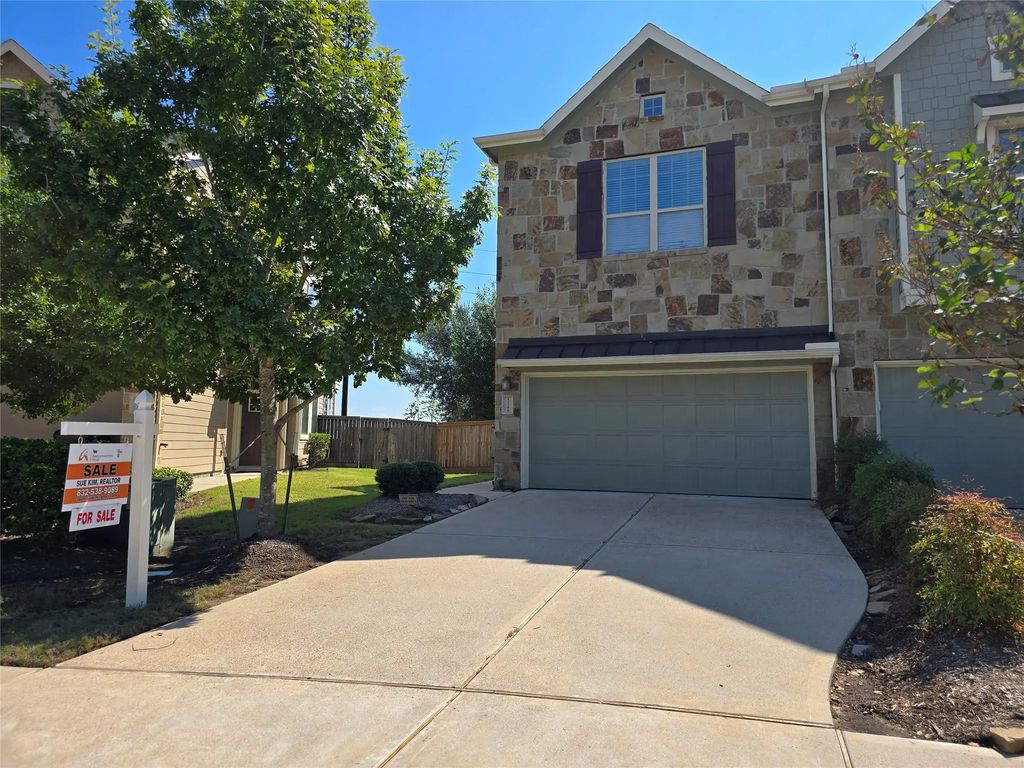 12106 La Strada Street, Richmond
