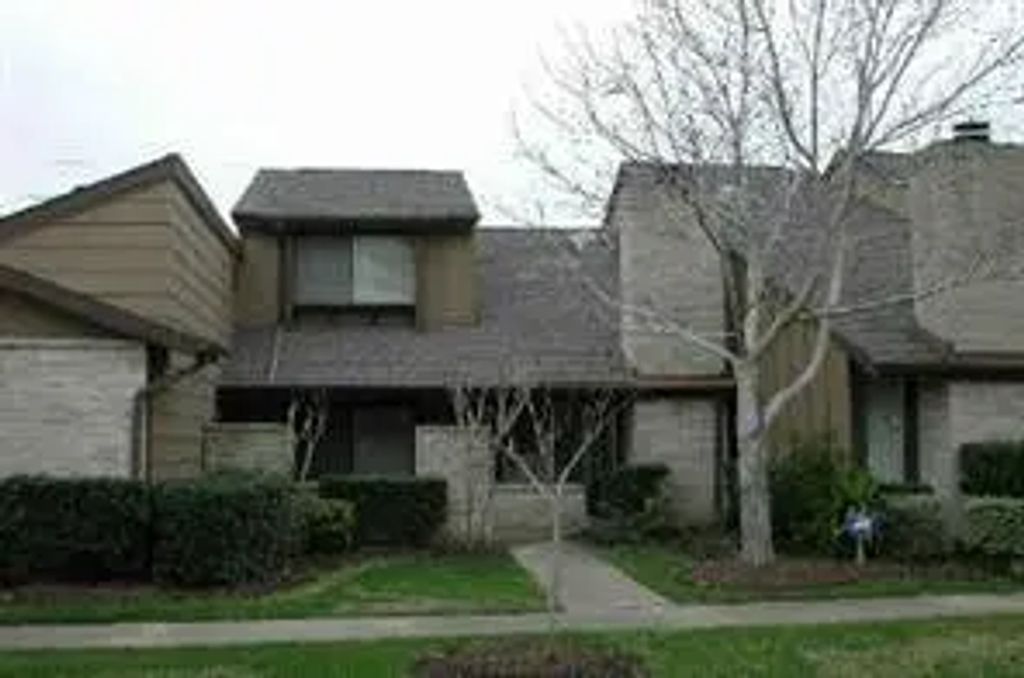 13609 Hollowgreen Drive 142, Houston