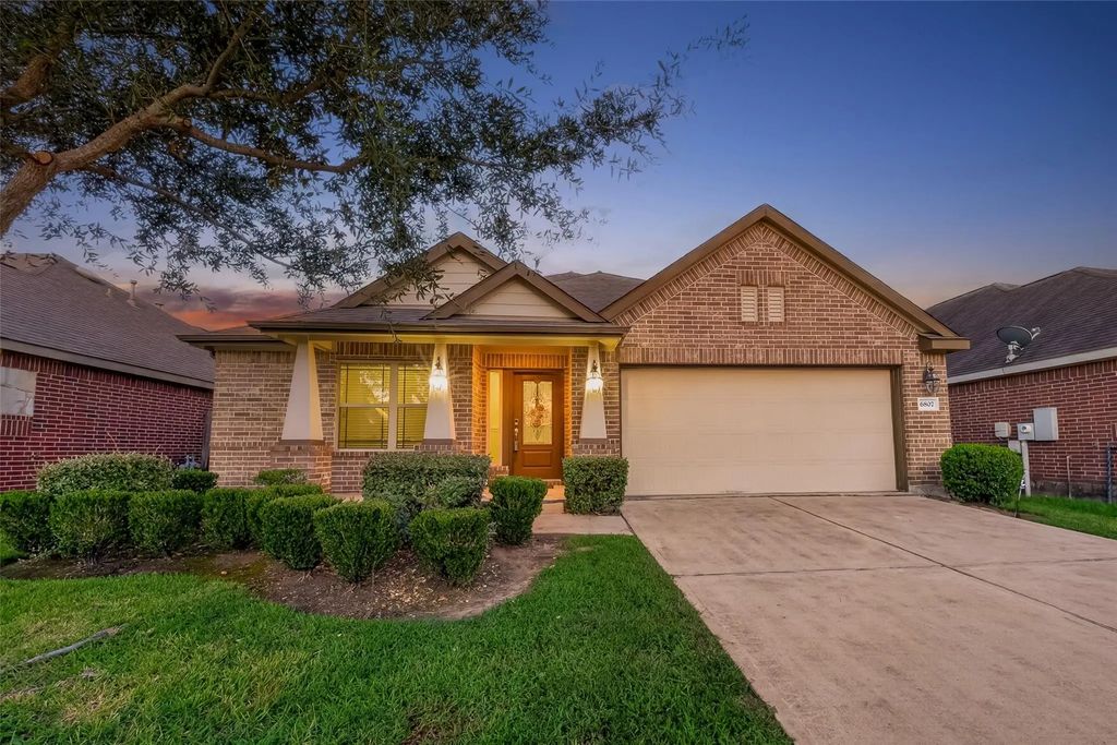 6807 Peach Mill Lane, Dickinson