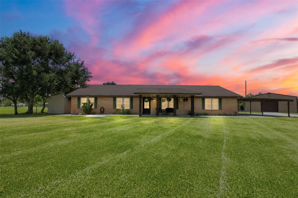 24532 County Road 332 1, Sweeny