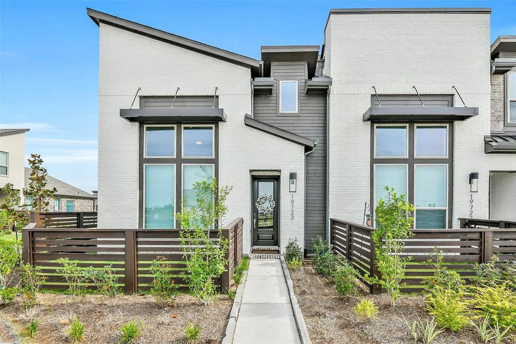 19723 Pennybacker Bridge Drive, Cypress
