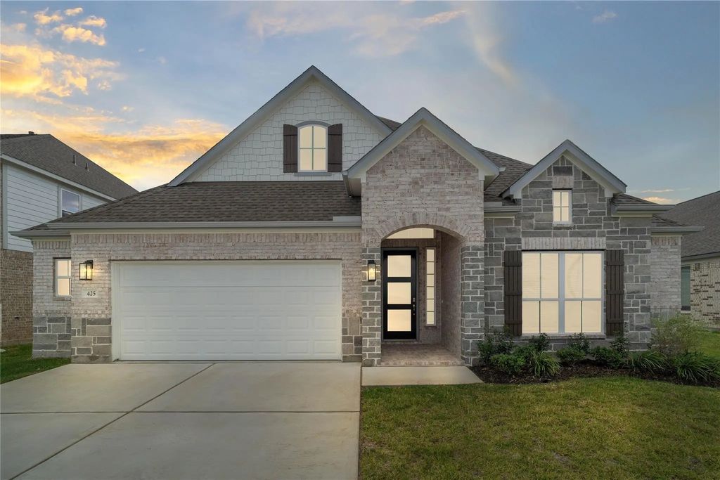 425 Piney Rocks Lane, Waller