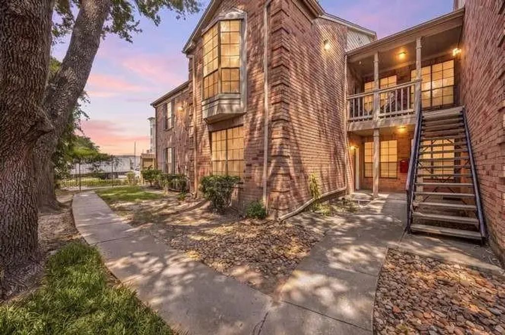 2255 Braeswood Park Drive 257, Houston