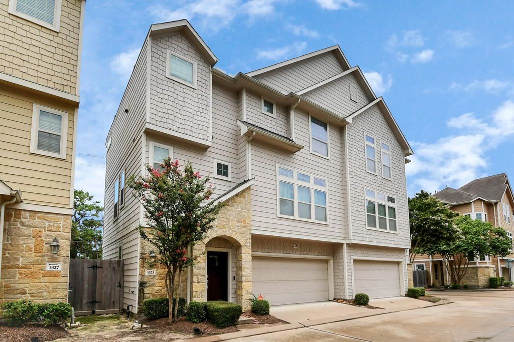 3323 Home Point Drive, Houston