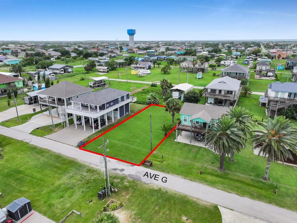 1987 Avenue F, Crystal Beach