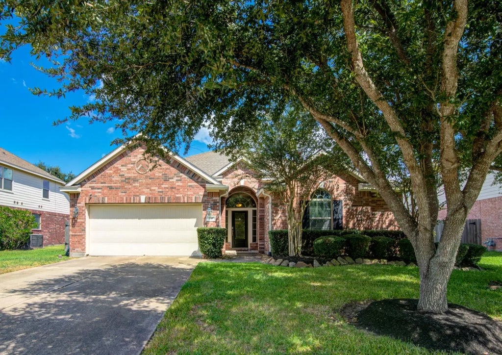 1741 Cypress Meadows Drive, Dickinson