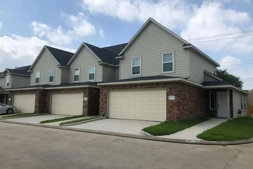 12067 Clifton Oaks Drive, Houston