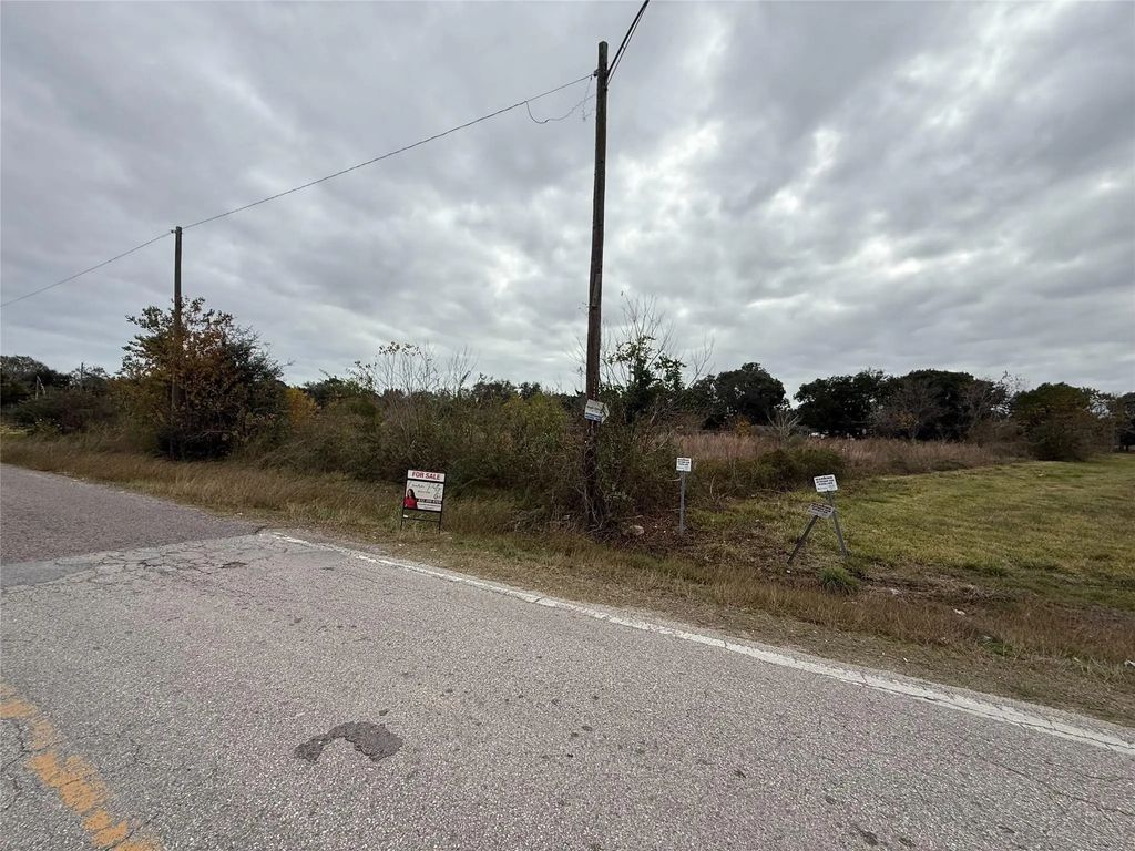 9015 Schiro Rd, Hitchcock
