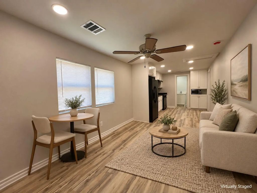 407 1/2 Walton Street, Houston