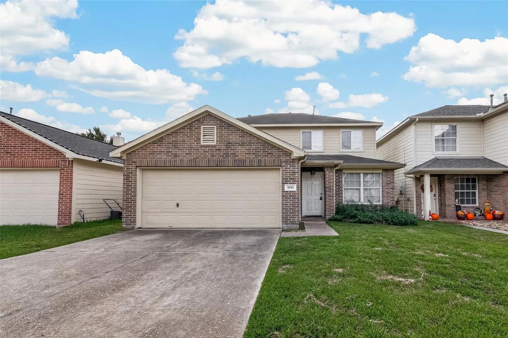 5051 Willow Point Drive, Conroe