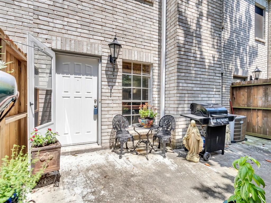 17645 Red Oak Drive 7645, Houston