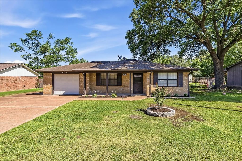 108 W Viser Street, Madisonville