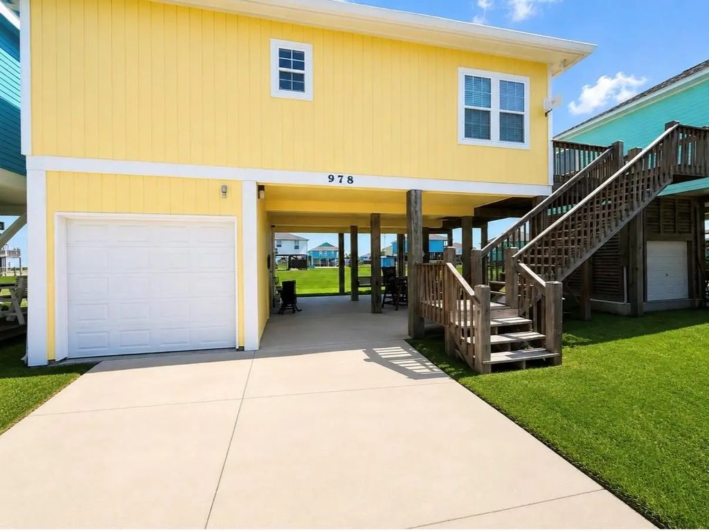 978 Mary Ann, Crystal Beach