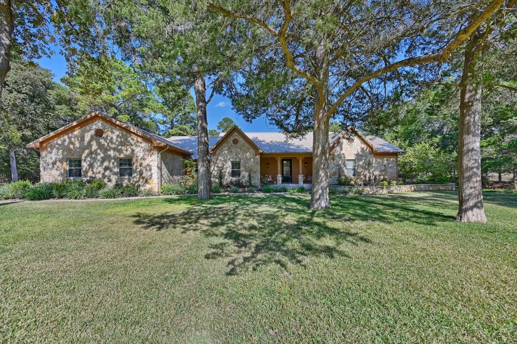 404 Saint Andrews Drive, New Ulm