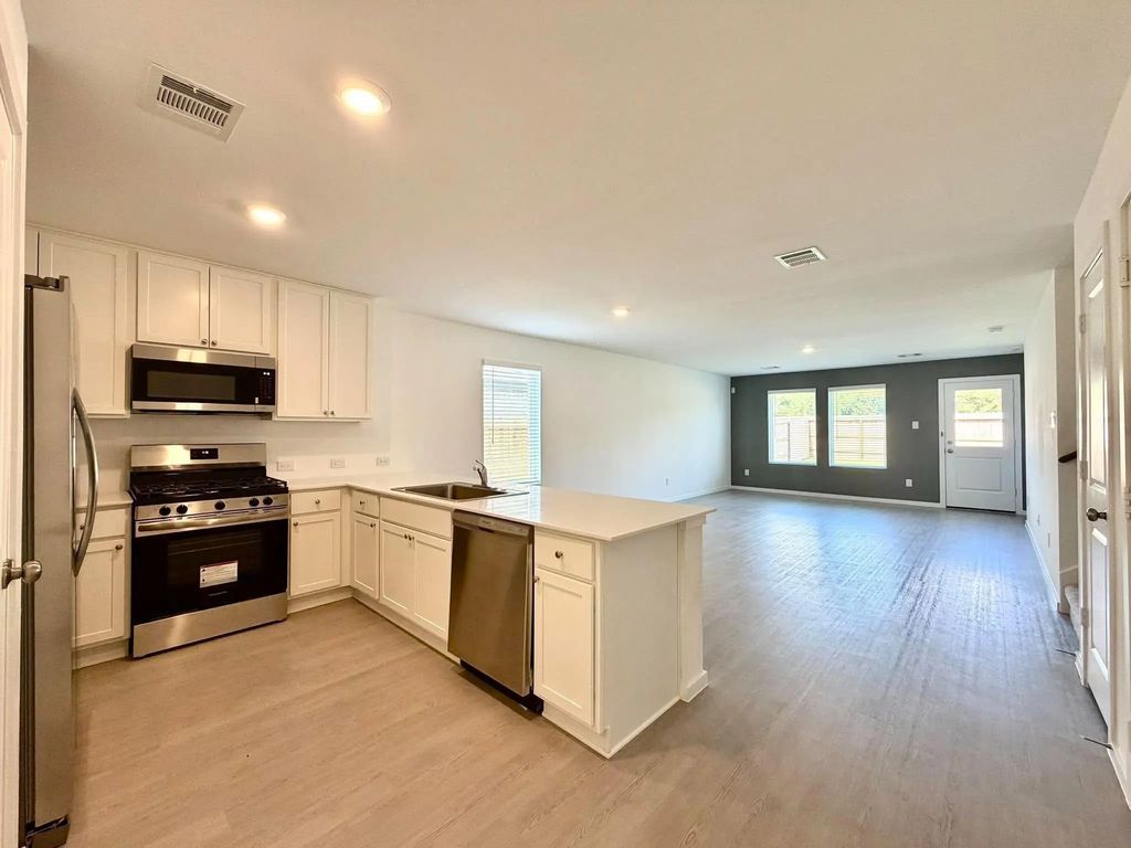 335 Ice Shore Trail, Dayton