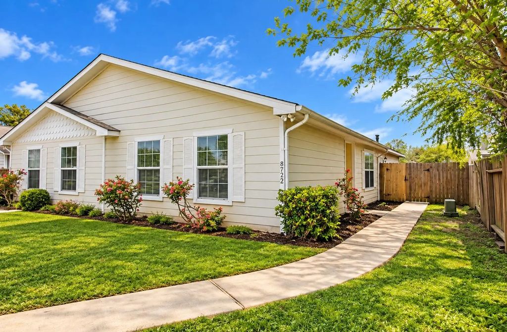 8722 Cherie Grove Circle, Houston