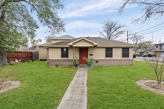 8221 Brockton Street, Houston
