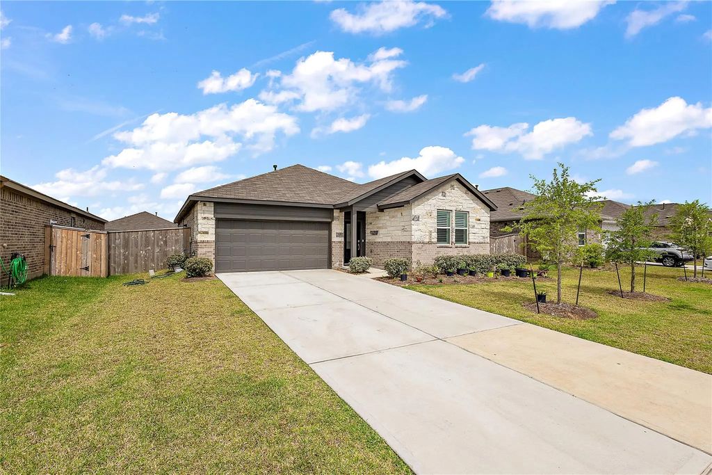 3414 Eden Valley Lane, Rosenberg