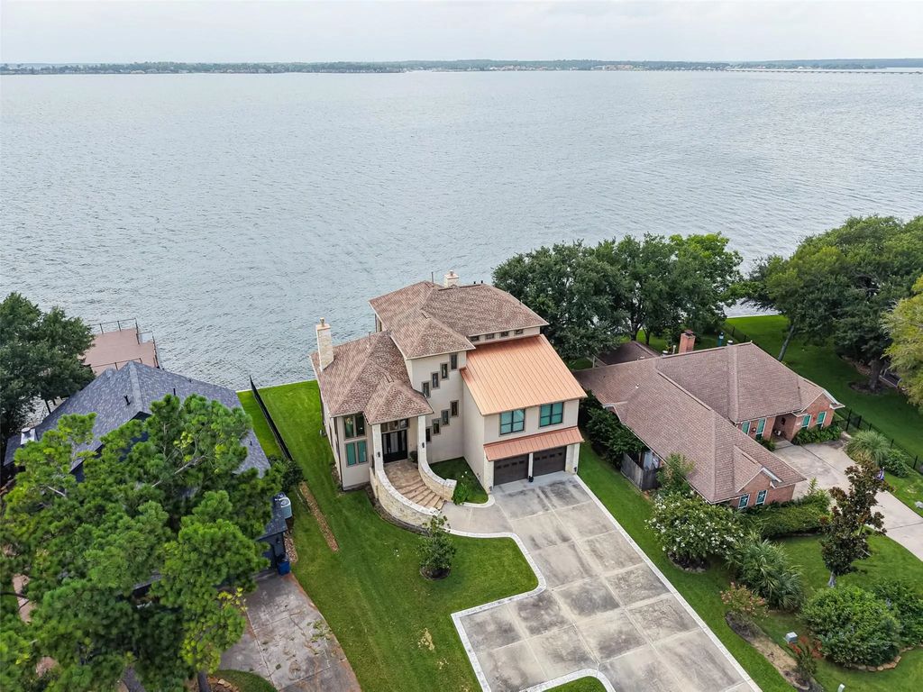 11778 Sagittarius Drive W, Willis