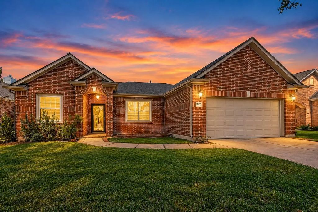 17022 Locust Springs Drive, Houston