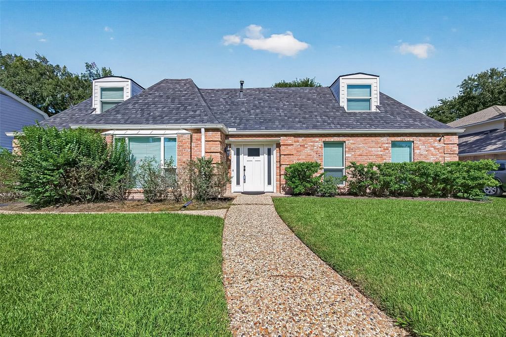 919 Longview Drive, Sugar Land