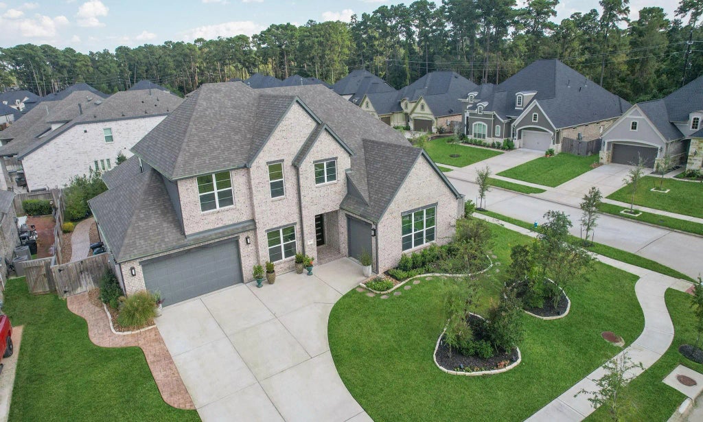 902 Falcon Hollow Lane, Pinehurst