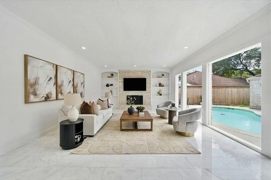 10103 Briar Forest Drive, Houston