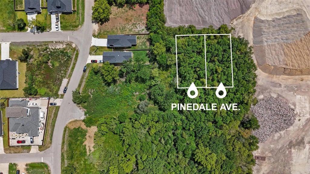 Pinedale Avenue, Rosharon
