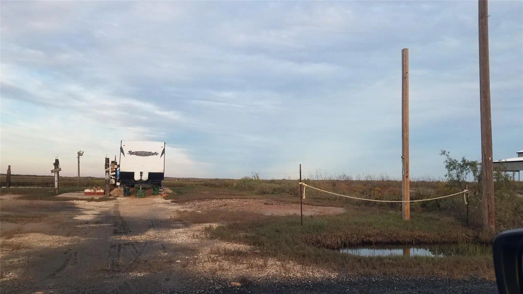 1174 N Tuna Drive, Crystal Beach