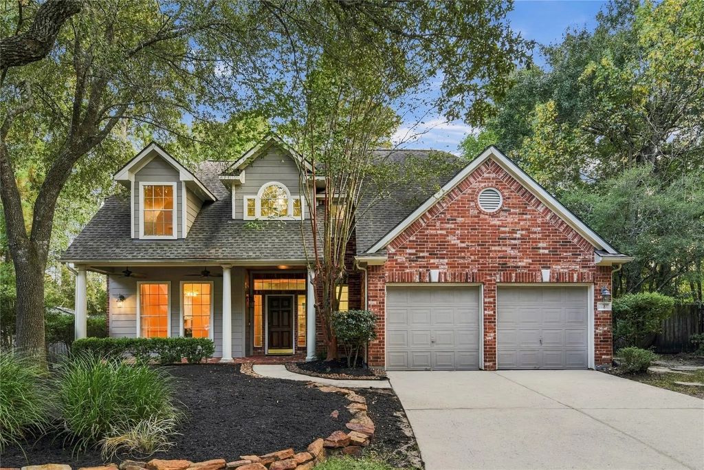 2 Hobbit Glen Drive, The Woodlands