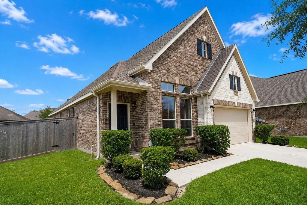 19827 Chapel Valley Ct, Cypress