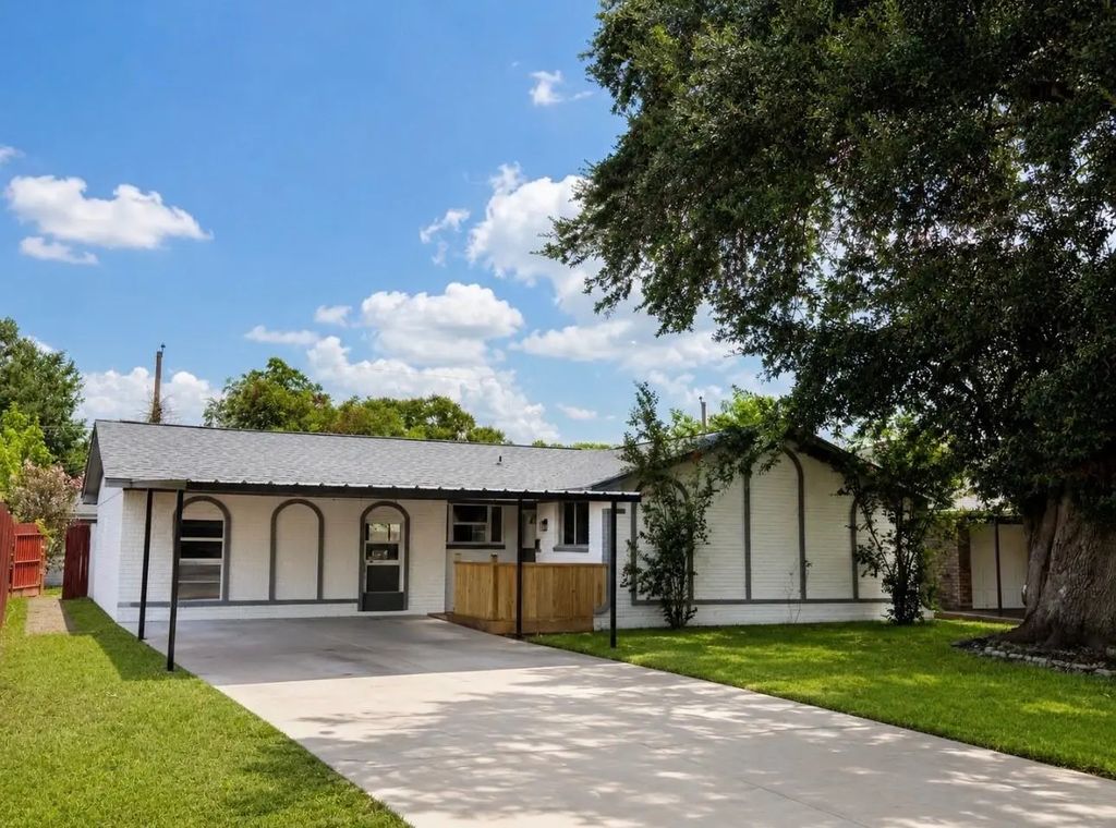 526 Hidden Valley Drive, Houston