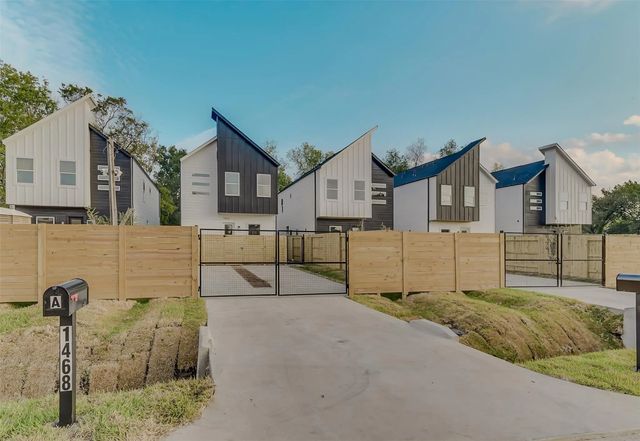 9439 Pembrook St, Houston