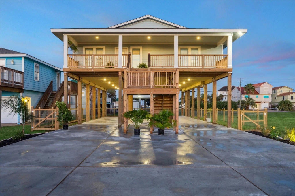 1526 Bay Meadows Drive, Galveston