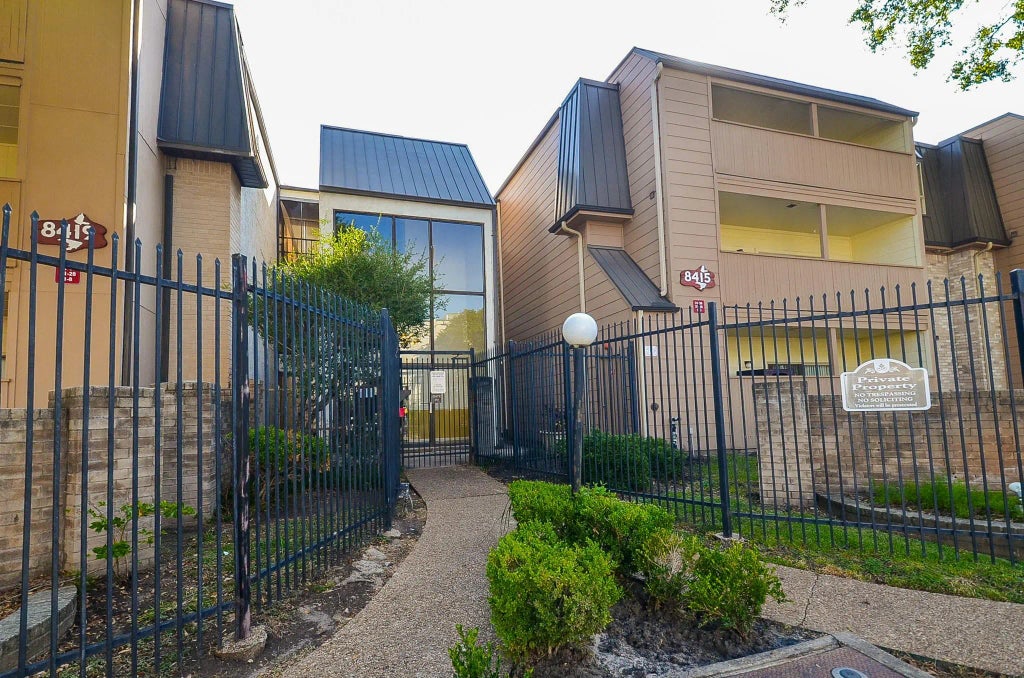 8415 Hearth Drive 36, Houston