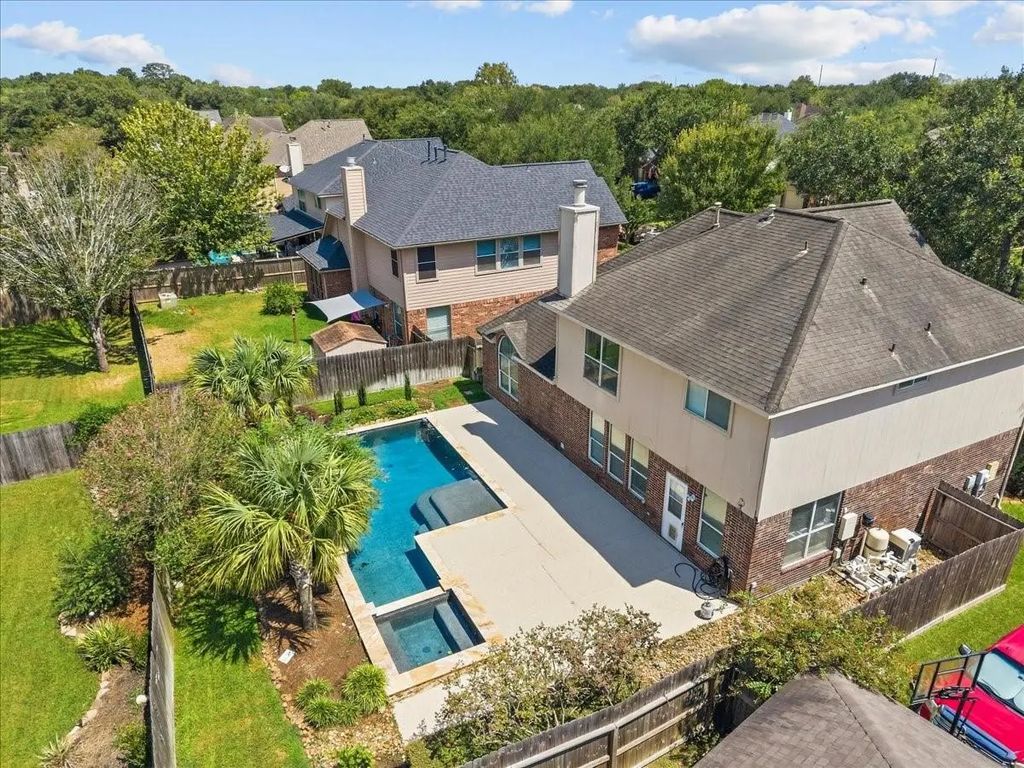 5118 Winterwood Drive, League City