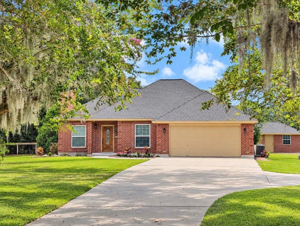 531 Jimmy Phillips Boulevard, Angleton
