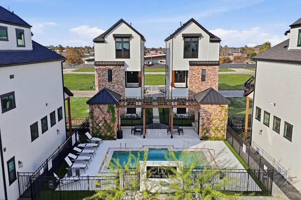 9213 Washington Heights Street, Houston