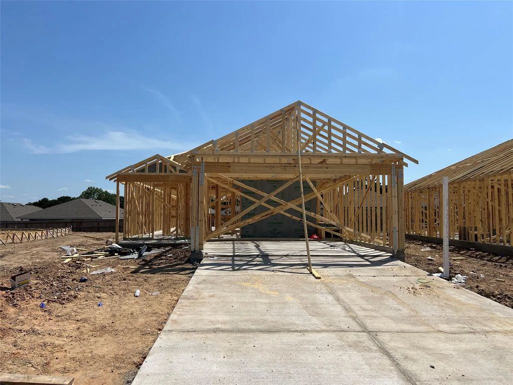 1213 Hickory Grove Street, Brenham