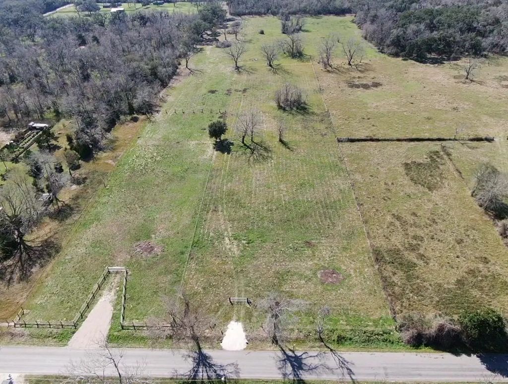 320 W Pleasant Street, Brazoria