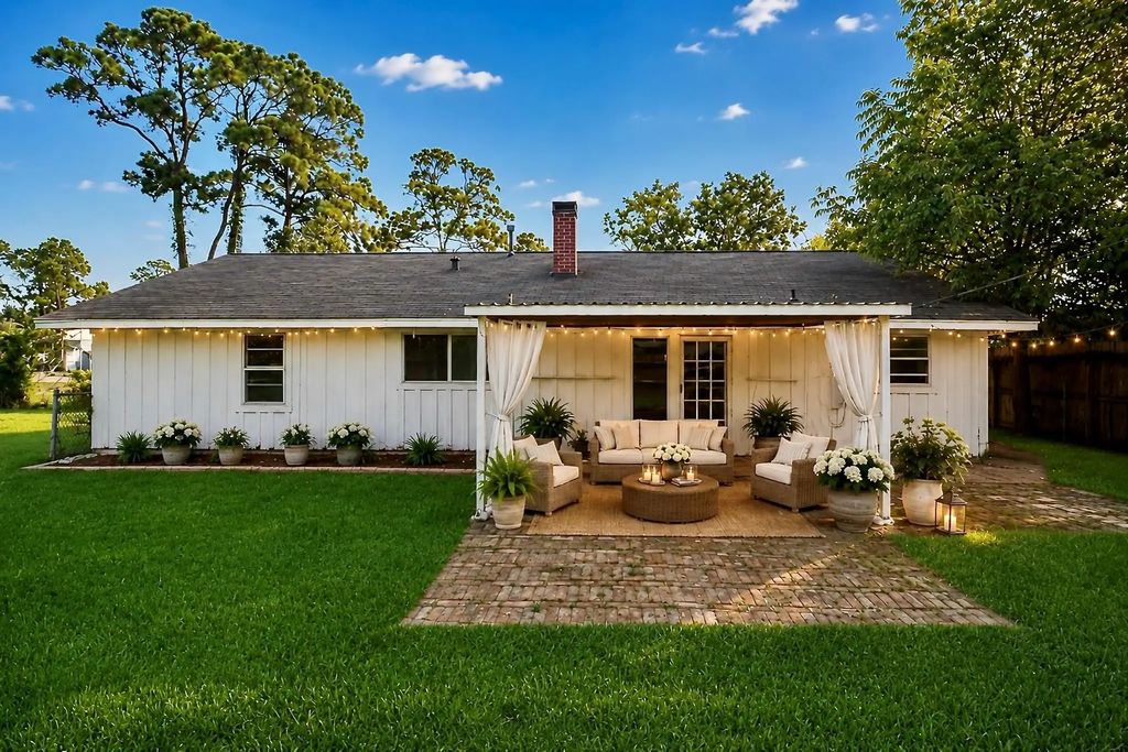 626 Shore Acres Boulevard, Shoreacres