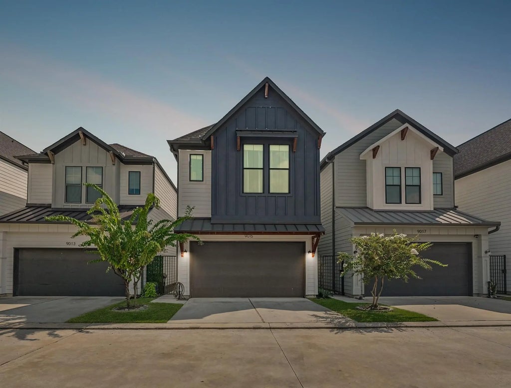 9015 Wellspring Drive, Houston