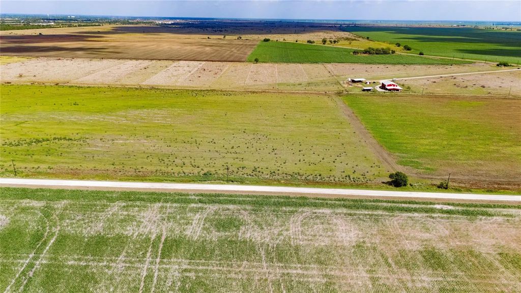 758 County Road 309 -7, Edna
