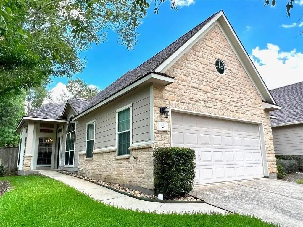 24 W Greenhill Terrace Place, The Woodlands