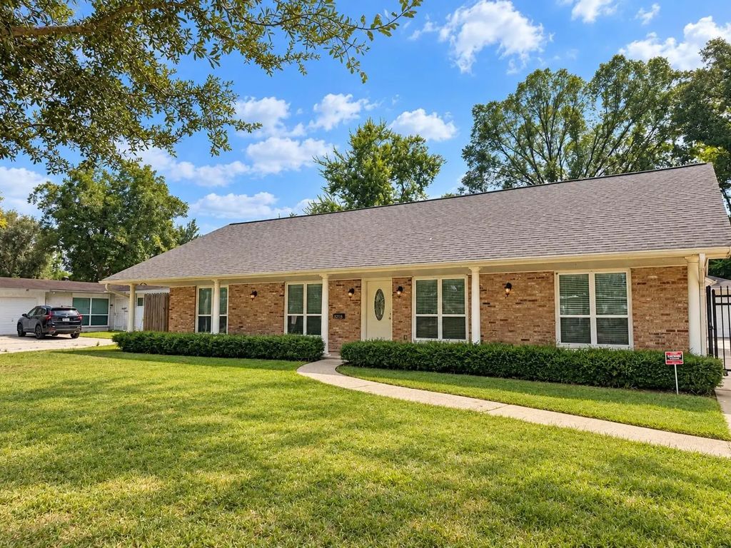 8215 Leader Street, Houston