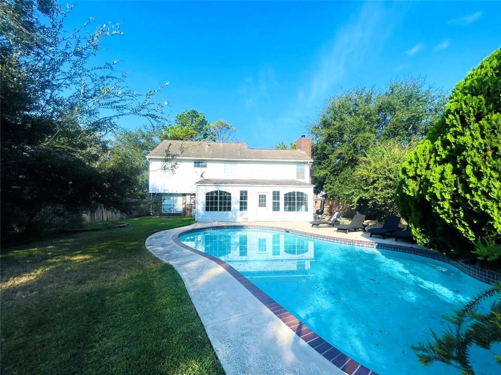 1114 Knoll Crest Court, Sugar Land