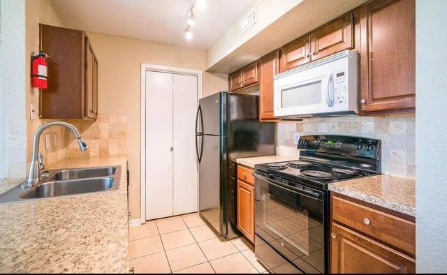 3900 Woodchase Drive 63, Houston