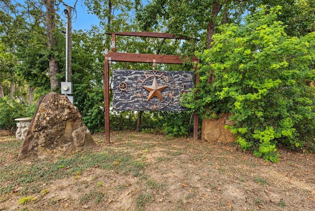 11920 Woodcrest Drive, Willis
